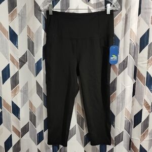 MTA Pocketed Capri Sz M NWT